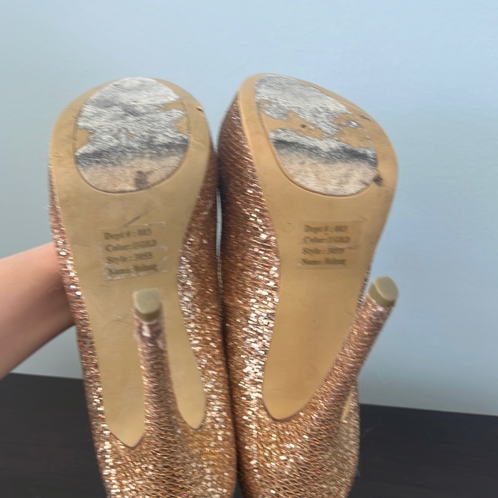 Baker’s - Gold Platform Heels - Picture 3 of 8
